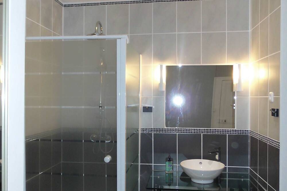 Double room-Comfort-Ensuite with Shower-1 in Saint-Affrique, Parc naturel régional des Grands Causses