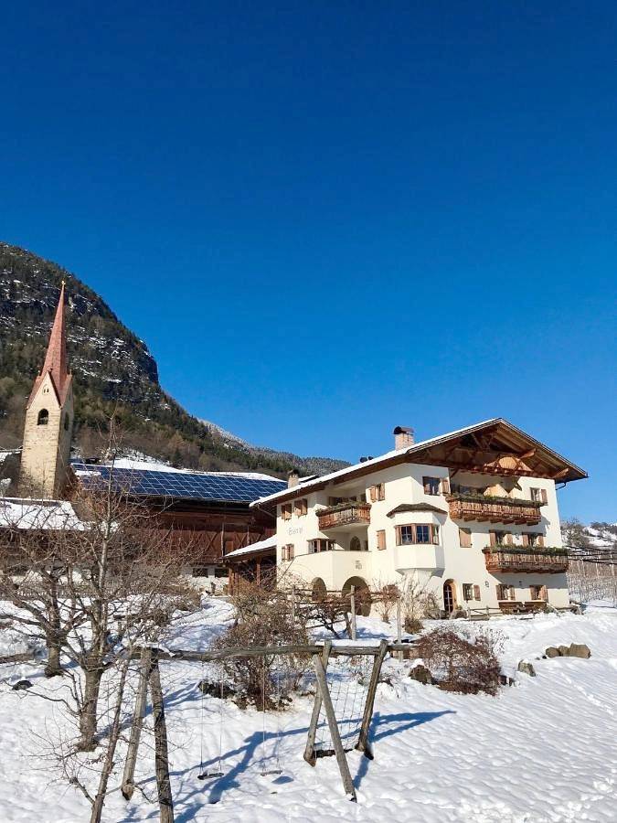 Ganze Wohnung, Apartment with Mountain View in Saubach (Barbian), Barbian