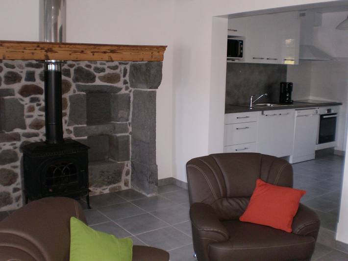 Gîte pour 4 personnes, avec terrasse et jardin dans le Puy-de-Dôme - 2