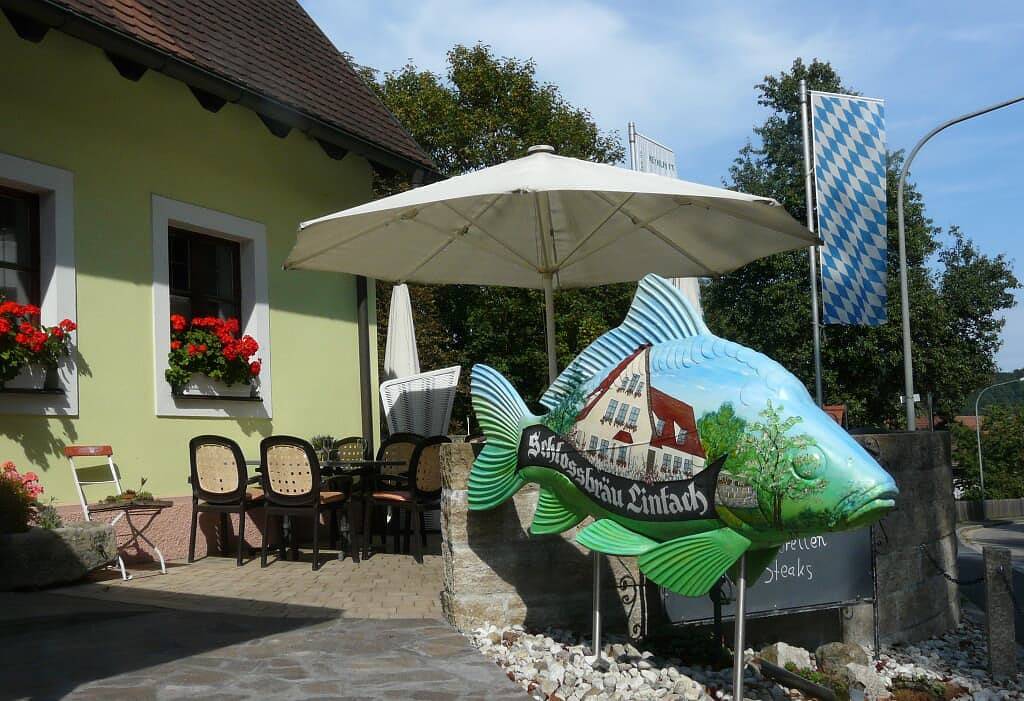 Gasthof Schloßbräu Lintach - Zimmer 3 mit Weiherblick in Freudenberg, Ostbayern