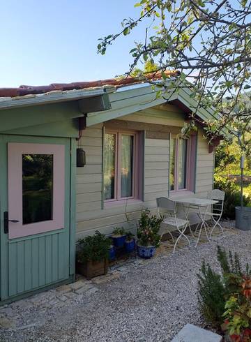 Cottage pour 2 personnes, avec jardin dans Belley