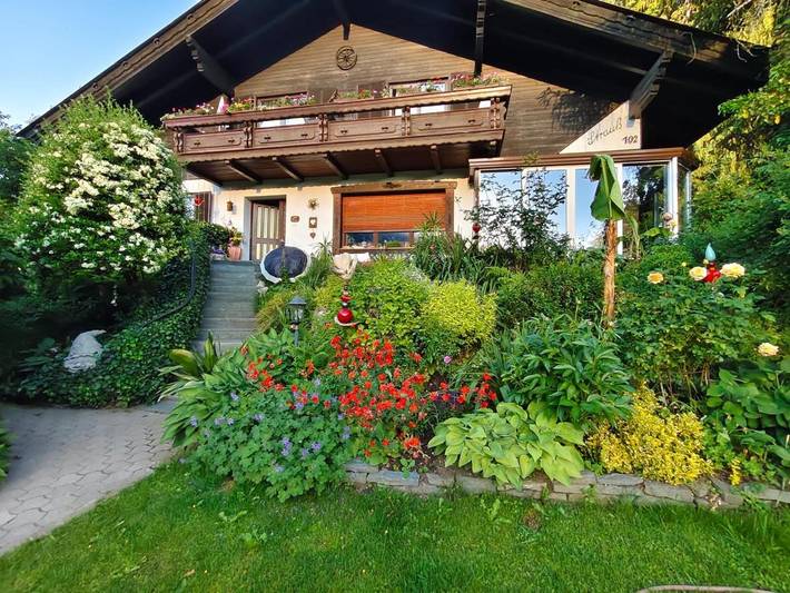 BnB für 2 Personen, mit Seeblick und Garten sowie Ausblick am Ossiacher See