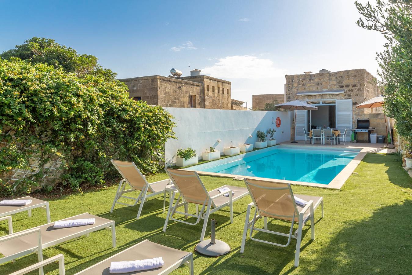 Ta'Patee Pool Farmhouse in Gozo in San Lawrenz, Gozo