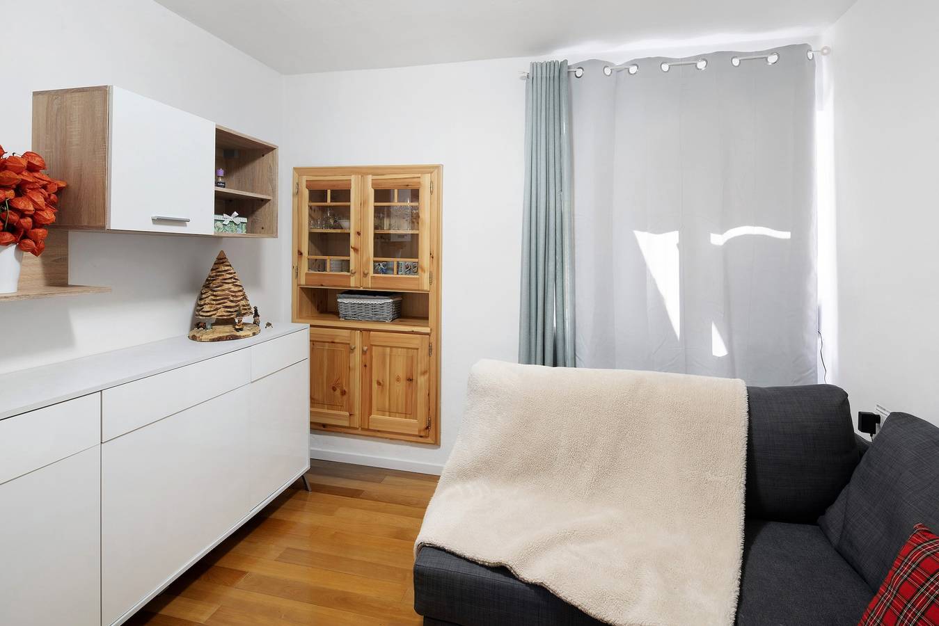 Entire apartment, Apartment 'Ciasa De Lucky' with Mountain View, Private Terrace and Wi-Fi in Forno, Moena