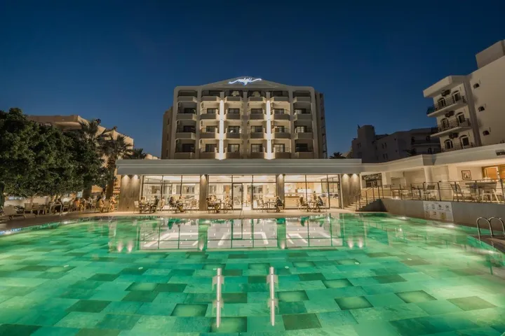 Hôtel pour 3 personnes, avec piscine et sauna ainsi que jardin et vue - 1