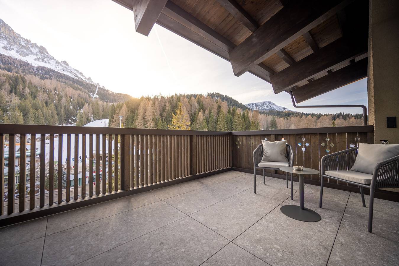 Room 'Dolomiti Suite 1, Alma Alpina Lodge' with Mountain View, Pool and Wi-Fi in Obereggen, Deutschnofen