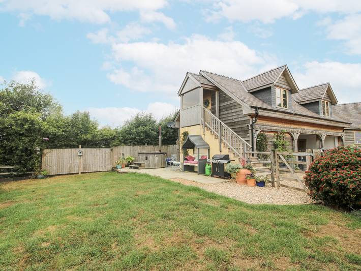 Cottage for 2 people, with garden, with pets in Shropshire