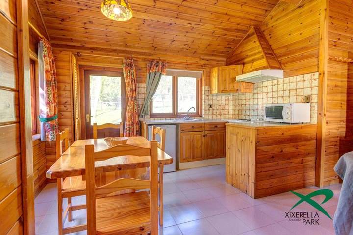 Location de vacances pour 6 personnes, avec jardin et jacuzzi ainsi que sauna et piscine dans La Massana - 2