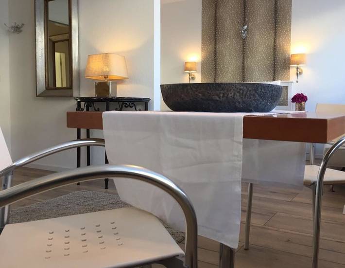Ferienhaus für 2 Personen, mit Terrasse und Ausblick, mit Haustier in Größte Kirmes am Rhein