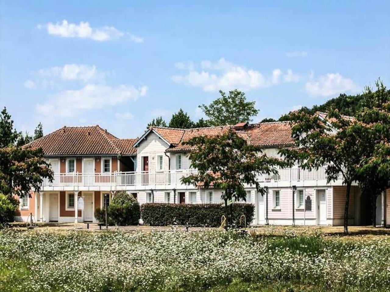 Ganze Wohnung, Wohnung in Marciac am 24-Hektar-See in Marciac, Gers