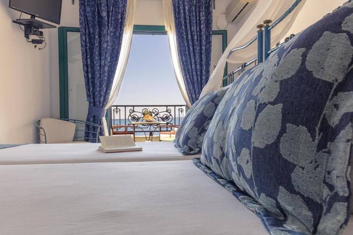 Appart’hôtel pour 2 personnes, avec Balcon et Terrasse ainsi que Jardin et Vue