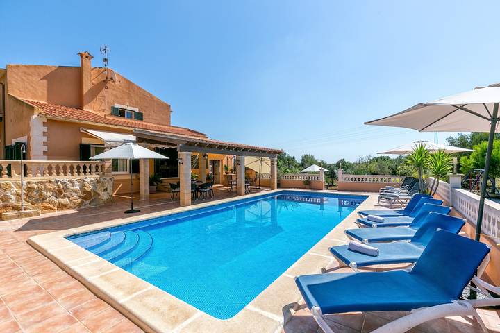 Villa Bonavista mit Bergblick, privatem Pool, WLAN, Terrasse und Garten in Capdepera, Mallorca Osten
