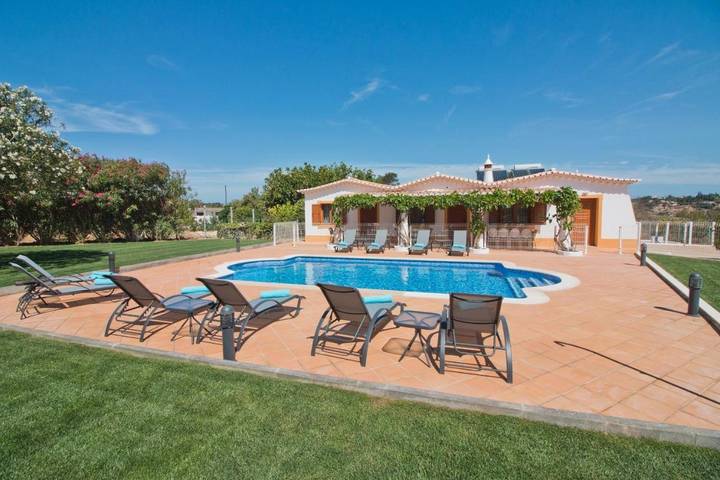 Gjestehus for 2 personer, med hage og badebasseng i Algarve