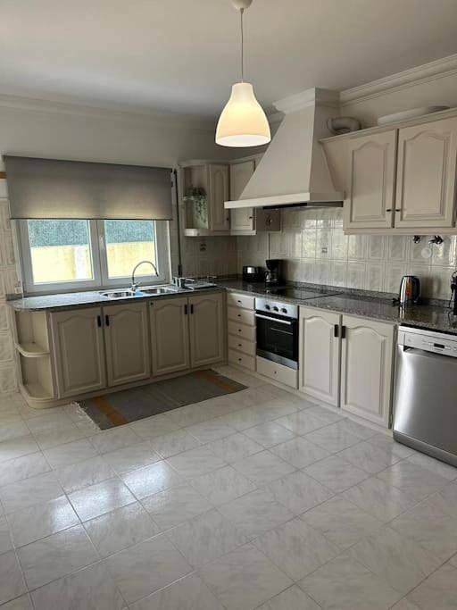 Location de vacances pour 10 personnes, avec jardin et piscine dans Fernão Ferro - 4