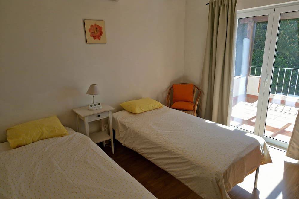 Villa con gran piscina, fantásticas vistas, cerca de playa y golf, parque natural y costa de Lisboa in Setubal, Parque Natural de Arrábida