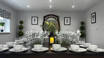 Holiday Rental for 25 People in Chester, Cheshire, Photo 1