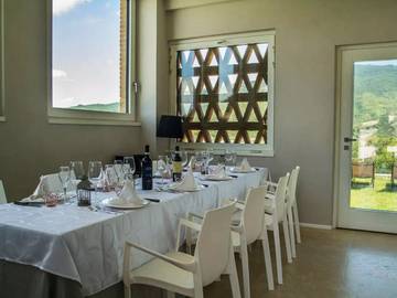 Villa for 13 Guests in Cortona, Arezzo Province, Picture 2