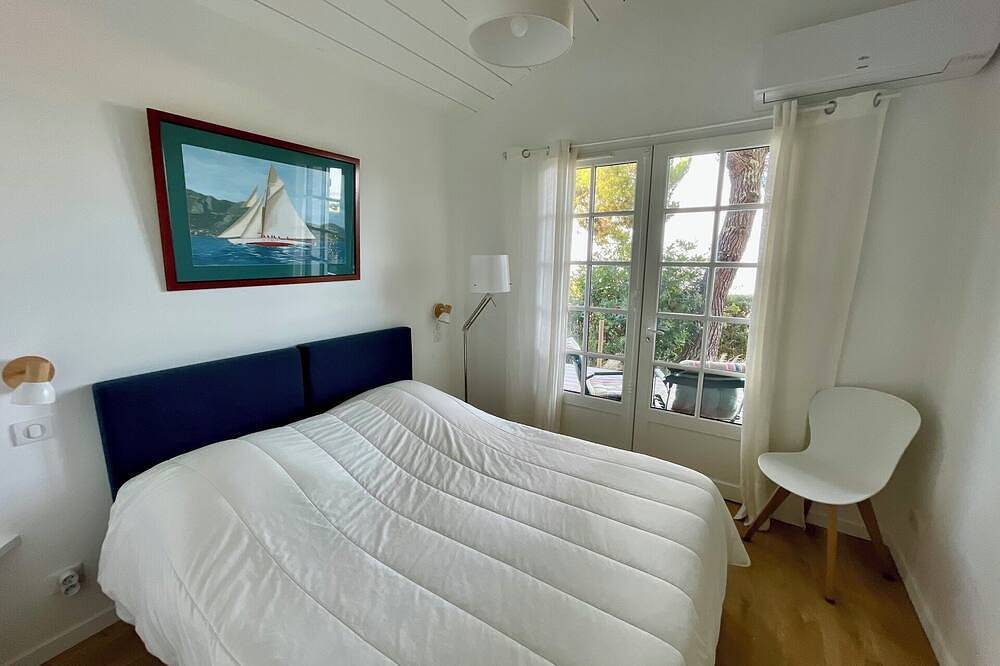 Wonderful newly renovated house with fantastic bay views in Le Canon, Lège-Cap-Ferret