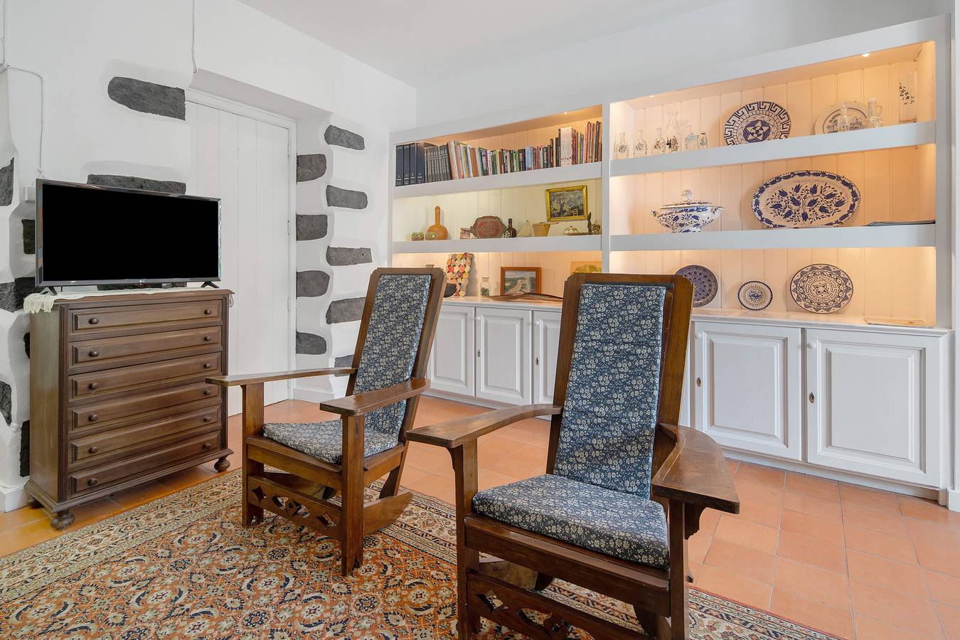 Holiday Home 'Casa Do Caseiro' with Mountain View, Private Garden and Wi-Fi in São Miguel Island, Rosto do Cão (Livramento)