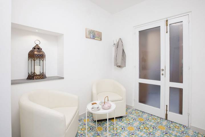 Appartamento intero, Appartamento vacanze per 4 persone con balcone/terrazza in Spiaggia pubblica di Sorrento, Sorrento