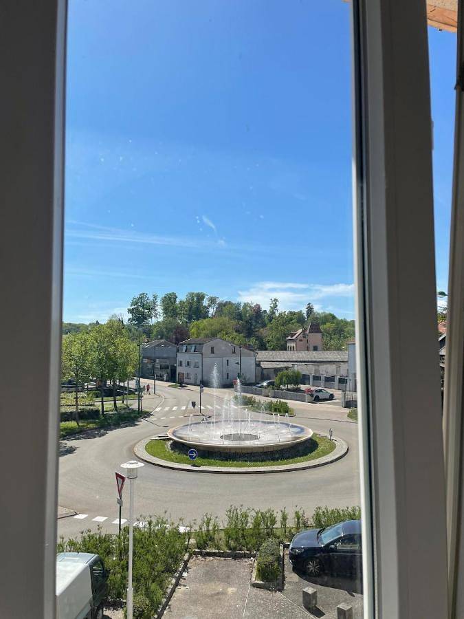 Appartement entier, One-Bedroom Apartment in Bourbonne-les-Bains, Haute-Marne
