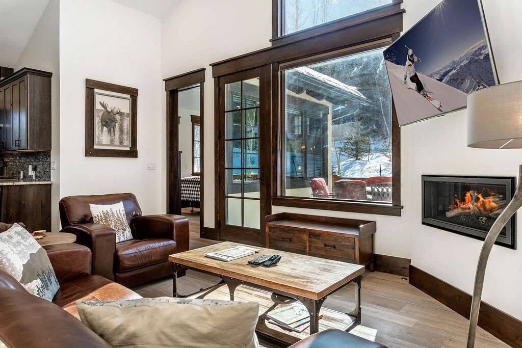 Neue Auflistung! Luxuriöser Kurzurlaub mit privatem Whirlpool, bequem zu Vail und Beaver Creek, Garage für 2 Autos. in Eagle-Vail, Beaver Creek