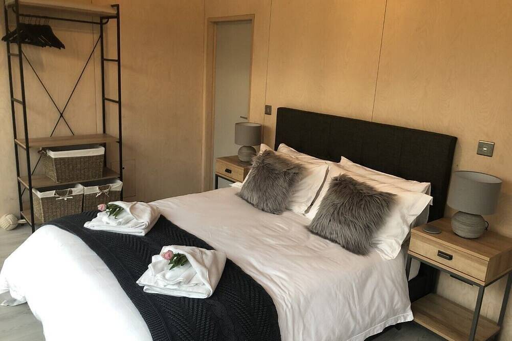 Luxury Timber Clad Eco-Lodge 5 miles from the Norfolk Heritage Coast in Docking, Norfolk