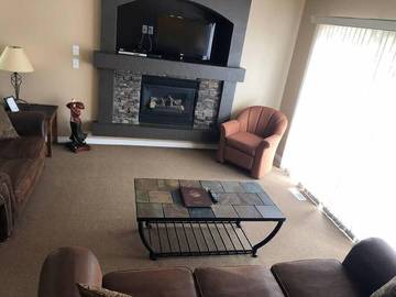 Villa for 12 Guests in Lethbridge, Alberta, Picture 3