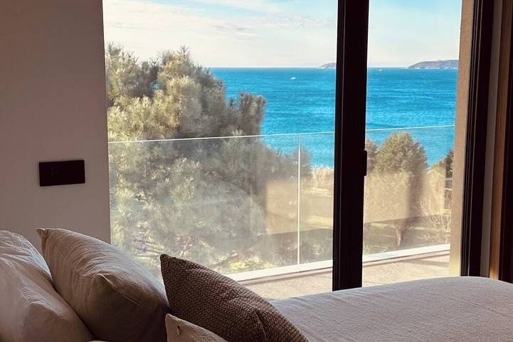 Luxury villa on the beach, Sanxenxo in Noalla (Santo Estevo), Sanxenxo
