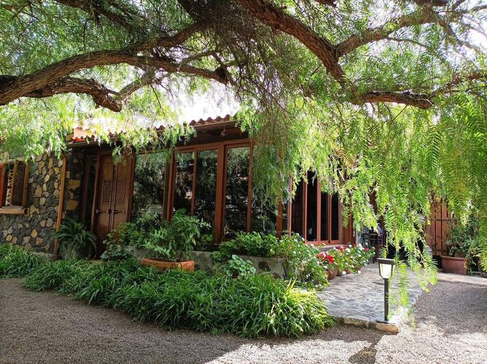 Ferienhaus für 2 Personen, mit Terrasse und Garten sowie Pool und Ausblick