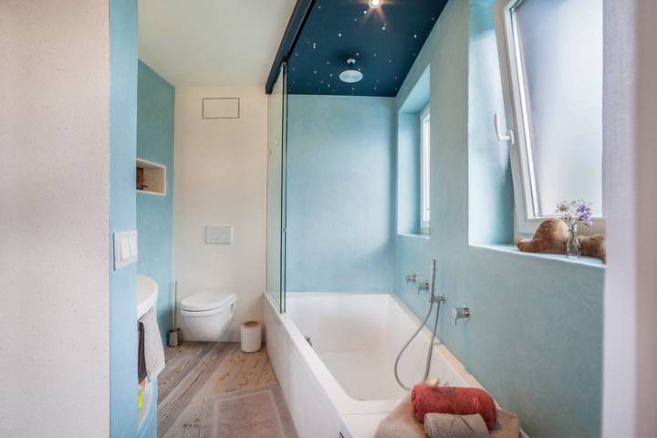 Entire studio, Apartment Belvedere with Mountain View, Shared Pool & Wi-Fi in Kuens, Passeiertal