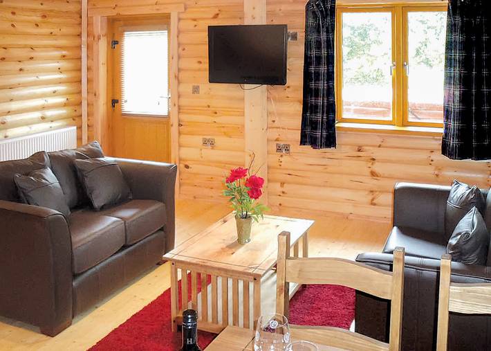 Bracken Log Lodge in Cargill, Perthshire