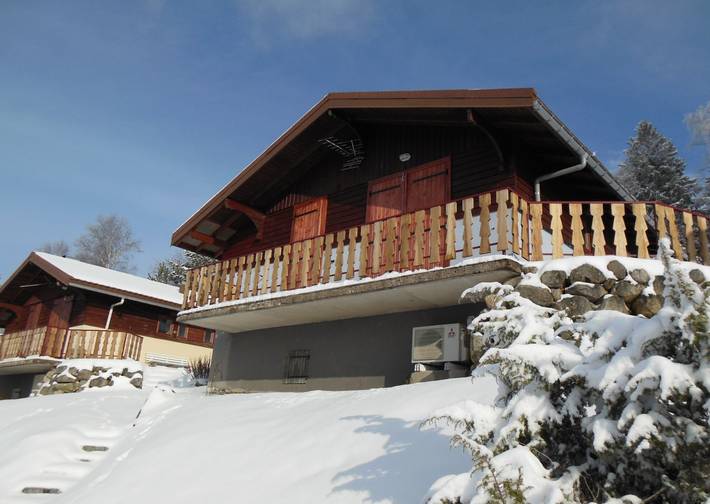 Chalet pour 5 personnes, avec piscine et balcon