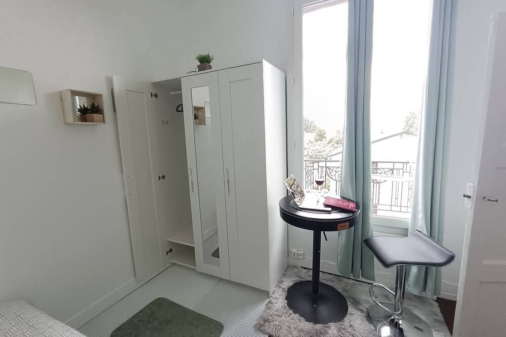 Entire apartment, Cozy Life with Wifi in Colombes in Colombes, Hauts-de-Seine