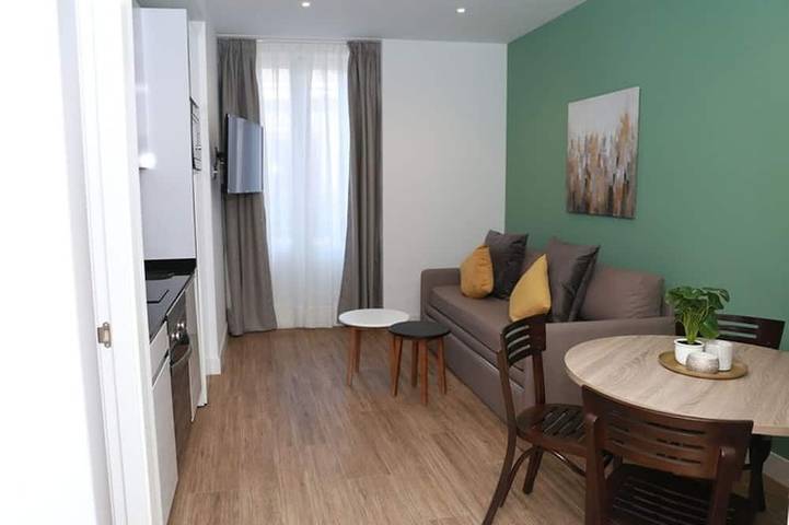 Appartement entier, Appartement extérieur d'une chambre avec deux balcons pour 4 personnes in Centro (Madrid), Madrid