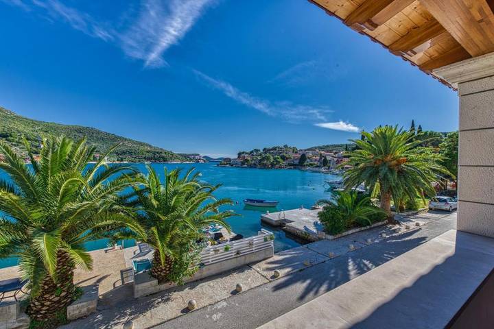 Maison d’hôte pour 4 personnes, avec vue et balcon