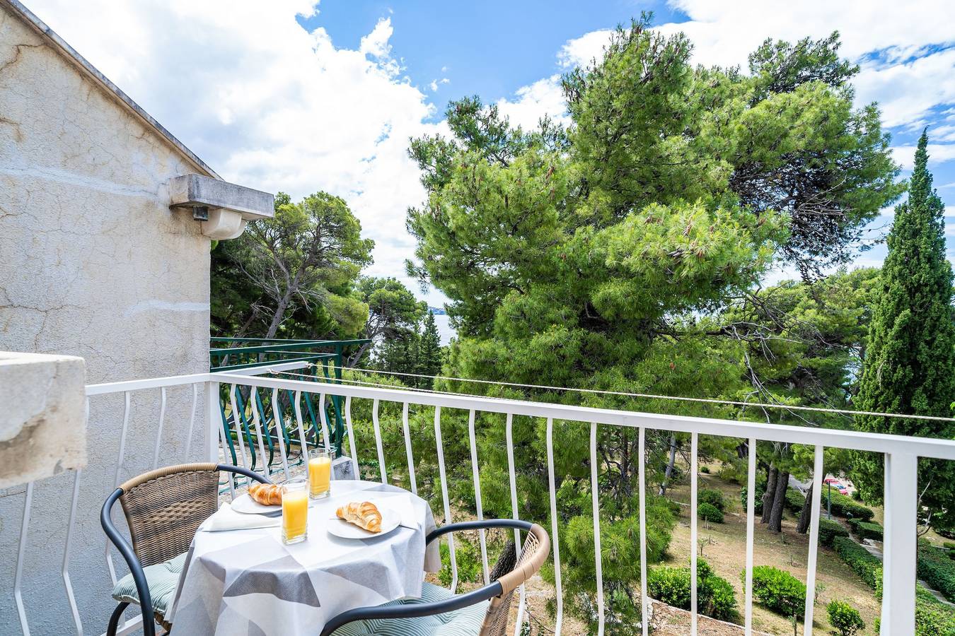 Ganze Wohnung, Apartment & Rooms Papa - Superior Double with Balcony and Partial Sea View (Soba 1) in Općina Župa dubrovačka, Dubrovnik-Neretva