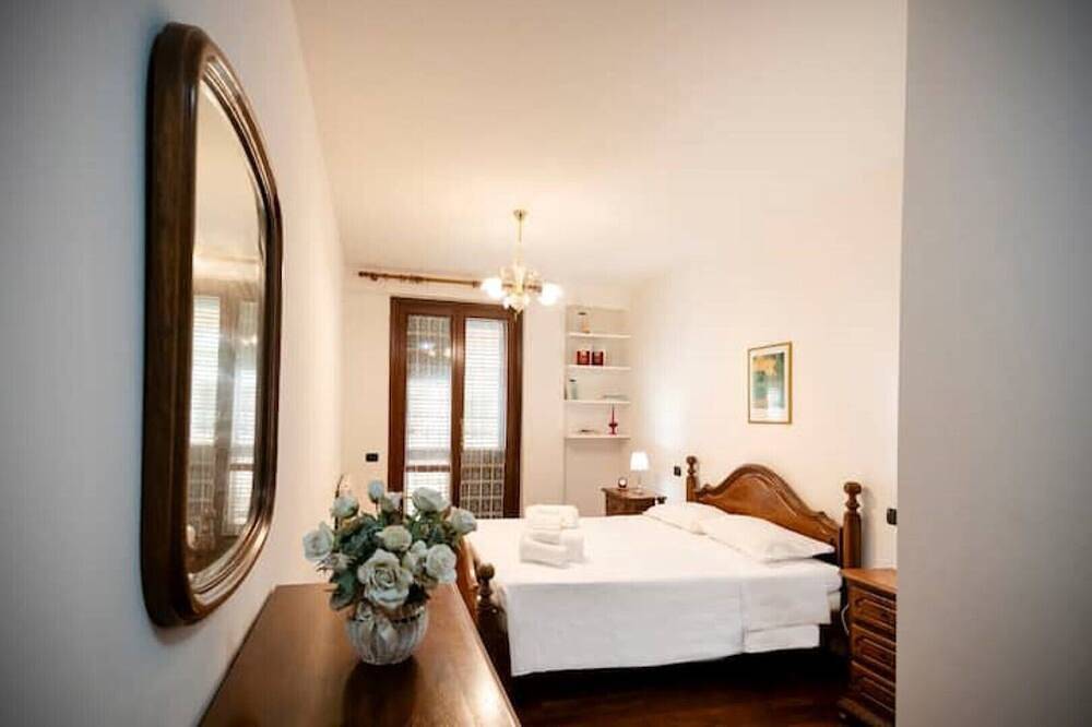 Appartamento intero, La Via per Tharros Iun Q8791 appartamento in centro con parcheggio e cortile in Oristano, Campidano