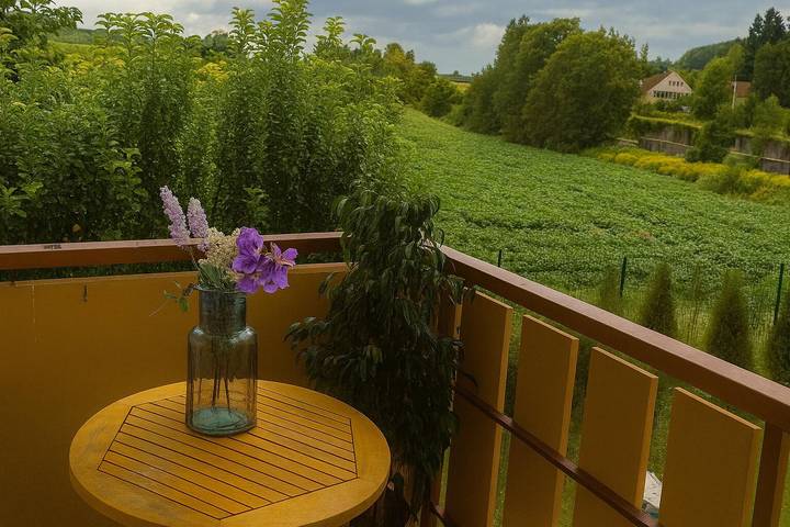 Vacation apartment for 2 people, with yard
