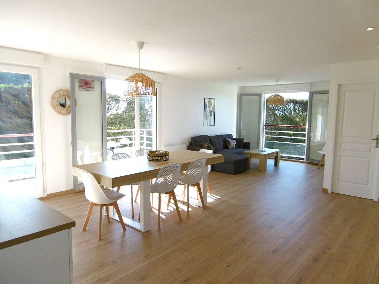 Appartement entier, Appartement rénové 4 pièces avec vue océan, balcon et parking à Sarzeau in Sarzeau, Côte des Mégalithes