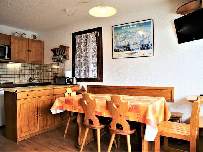 Ganze Wohnung, Komfortables Ski-in/Ski-out Apartment mit Balkon - 6 Pers, 2 Zimmer in Auris, Nationalpark Écrins