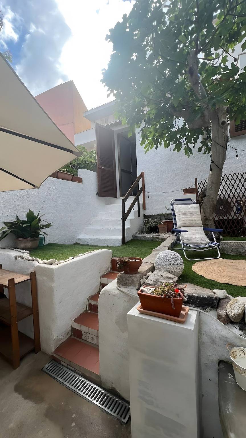 Casa Vacanze 'Mia House - Mare con Giardino' con Terrazza Privata, Wi-Fi e Aria Condizionata in Santa Teresa di Gallura, Santa Teresa Gallura