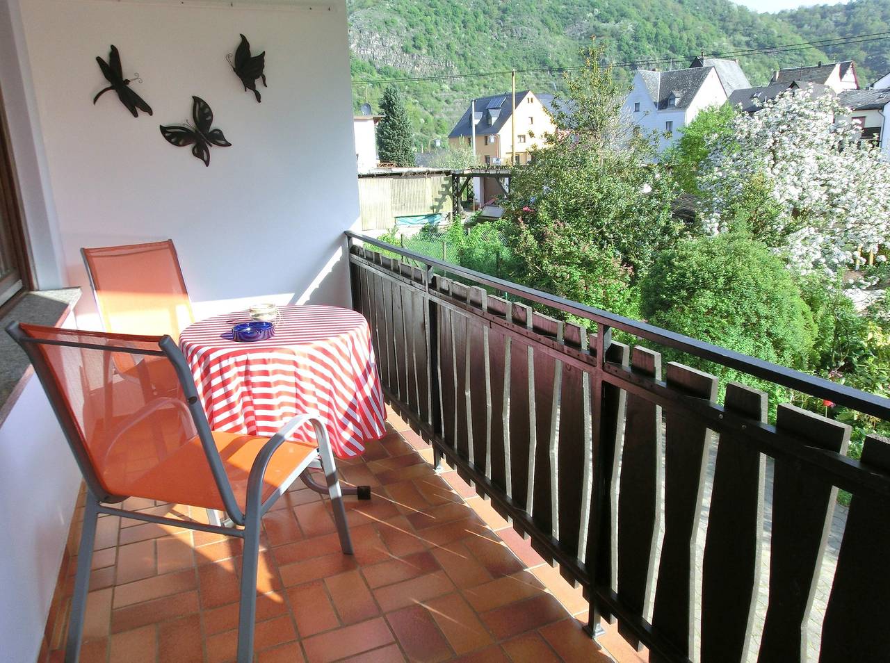 Ganze Ferienwohnung, 2-Bettwohnung mit Balkon in Burg Eltz, Burgen (Mosel)