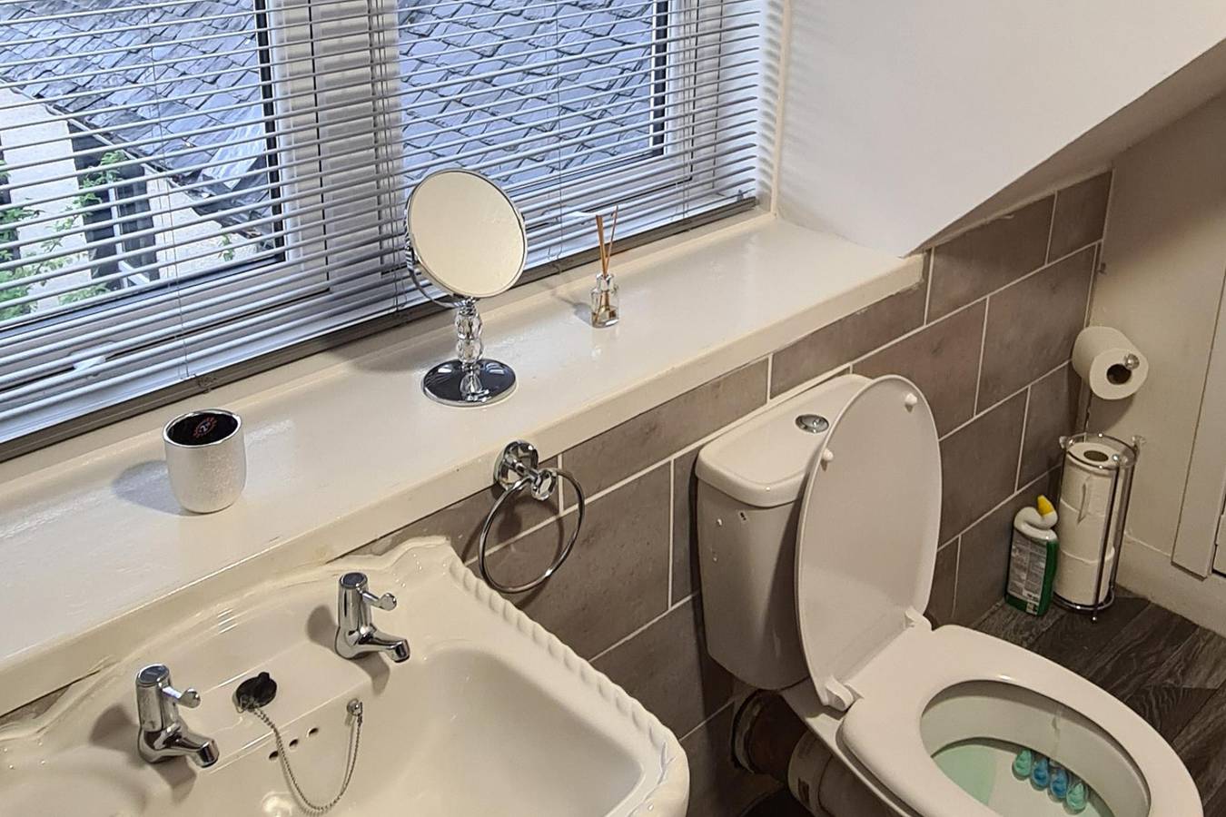 Entire holiday apartment, Loch Views Apartment Sleeps 2-Pets Ok-Free Parking in Argyll & Bute