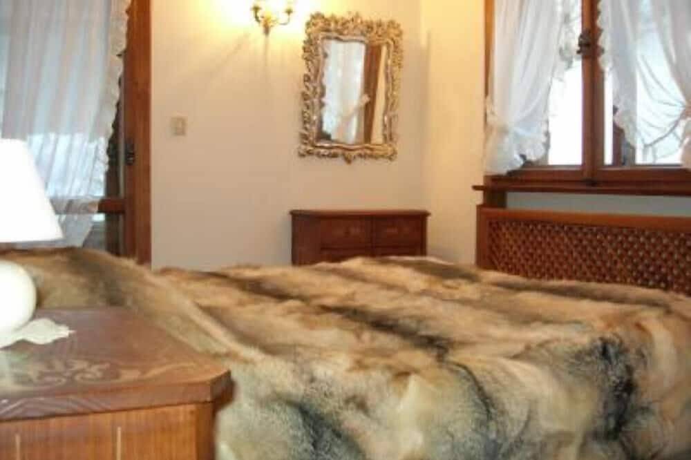 Ganze Wohnung, Cortina Amazing View! Luxury Chalet 5Min Walk to Center Cortina and Ski Facility in Cortina d'Ampezzo, Dolomiti Superski