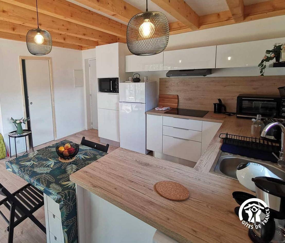La petite maison en bois in Vailhauquès, Costa mediterránea (Francia)