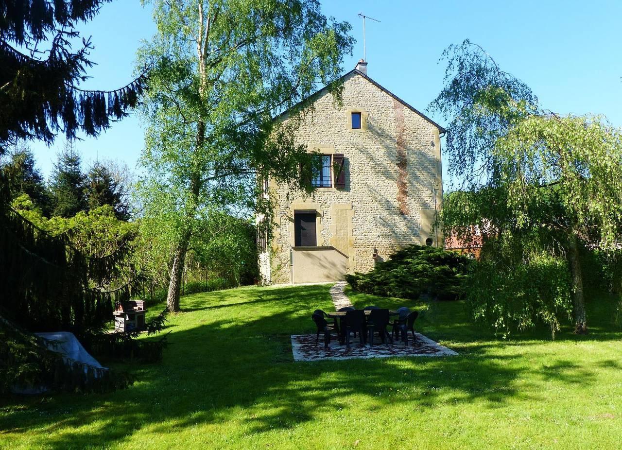 Gîte De L'École in Rubécourt-et-Lamécourt, Bazeilles