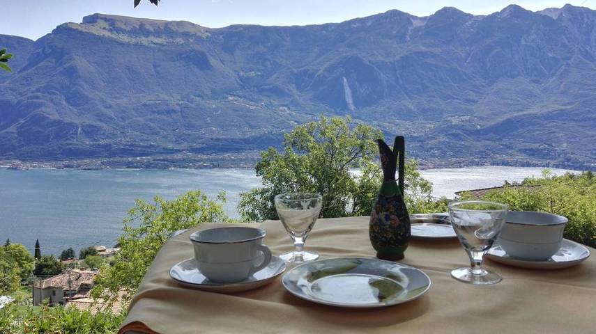 Ferienhaus für 2 Personen, mit Seeblick und Garten sowie Ausblick, mit Haustier in Gardasee-Lombardei - 2