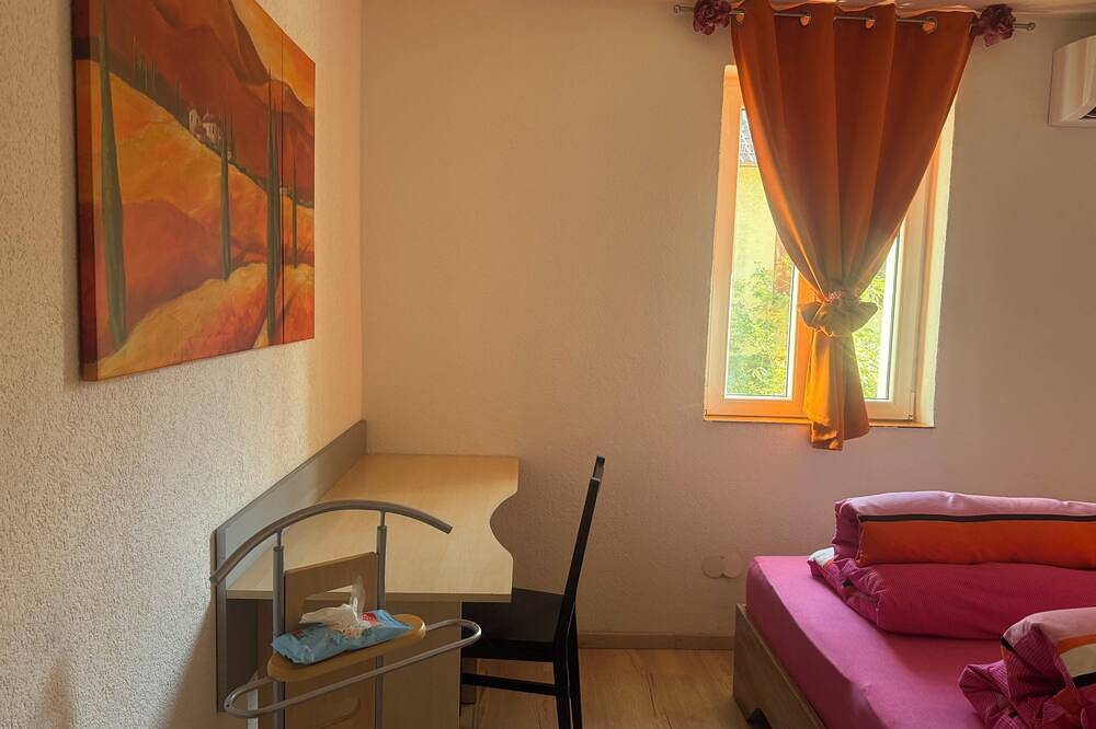 5 sleeping rooms  in Weinsberg, Kurpfalz