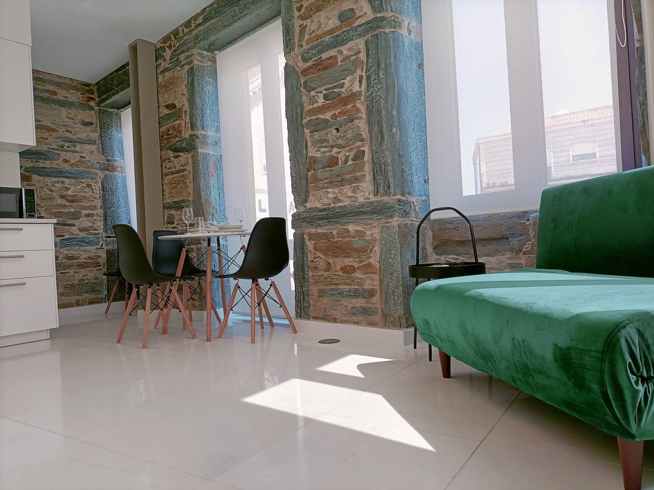 Apartamento inteiro, Apartamento 'Valley Apartamentos T1' com vista para a montanha, Wi-Fi e ar condicionado in U.F Mós, Santo Amaro e Vila Nova Foz Côa, Vale do Douro